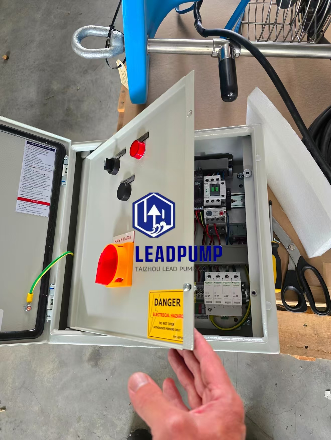 Taizhou Lead Pump Co., Ltd levert een aangepaste oplossing voor stroomcontrolekast in reactie op nieuwe wettelijke veranderingen